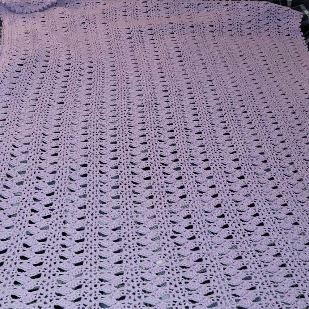 Crochet blanket - Picture 3 of 4